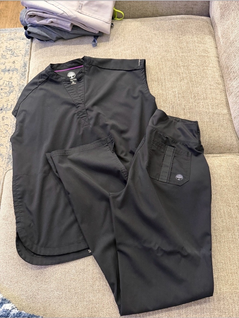 healing hands Black Women's Scrub Top and Pants Set
